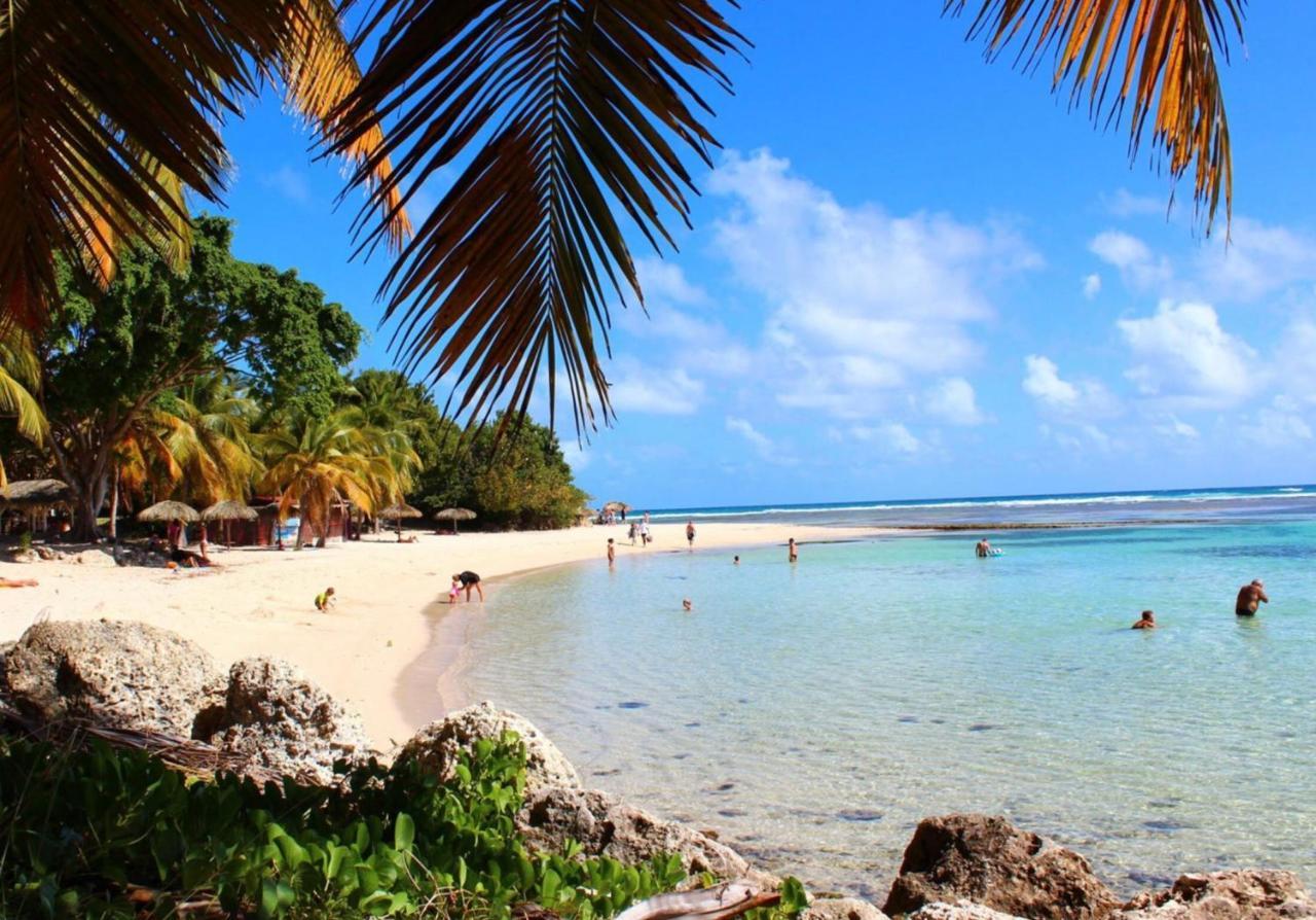 Le 35 Anse Des Rochers Saint-Francois Luaran gambar